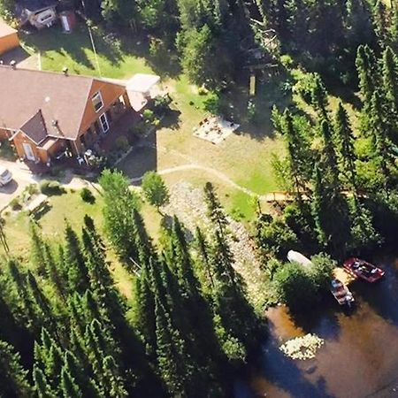 Gite De La Riviere Bed and Breakfast Chibougamau Exterior foto