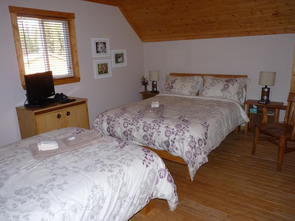 Gite De La Riviere Bed and Breakfast Chibougamau Exterior foto