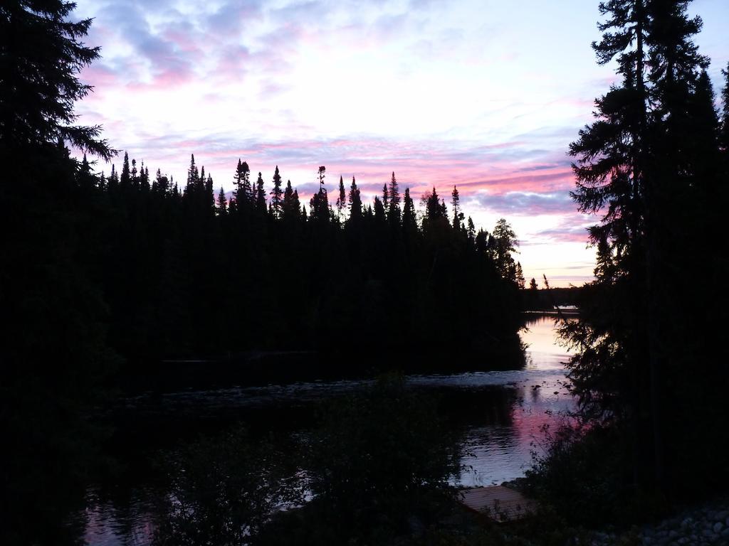 Gite De La Riviere Bed and Breakfast Chibougamau Exterior foto
